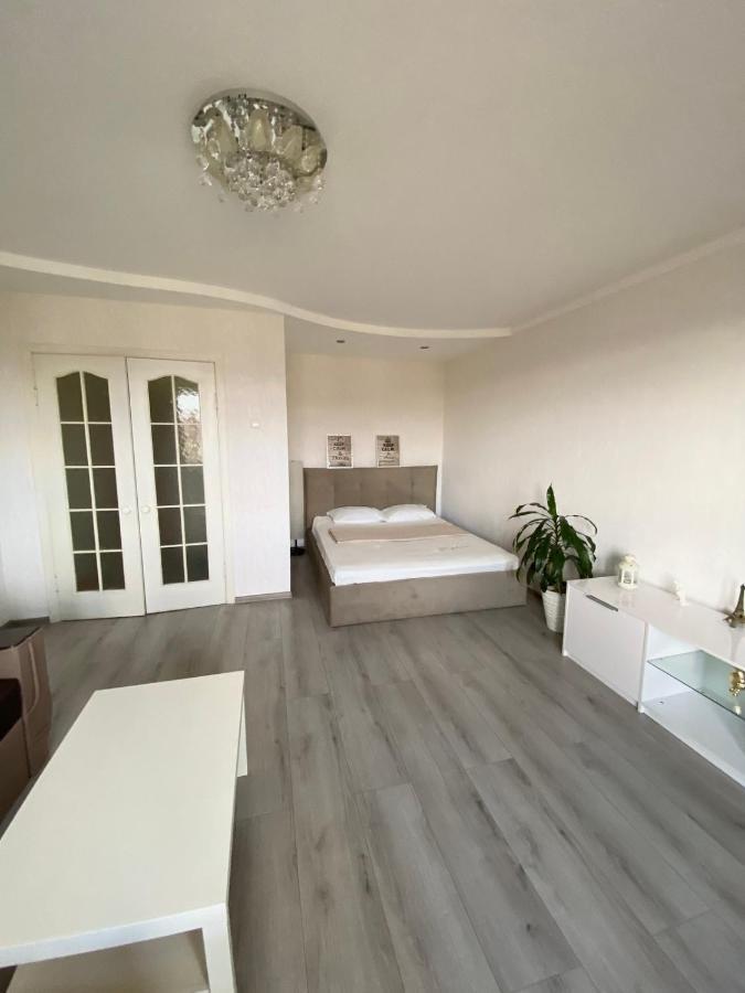 5 Minutes To The City Center Mykolaiv Exterior foto